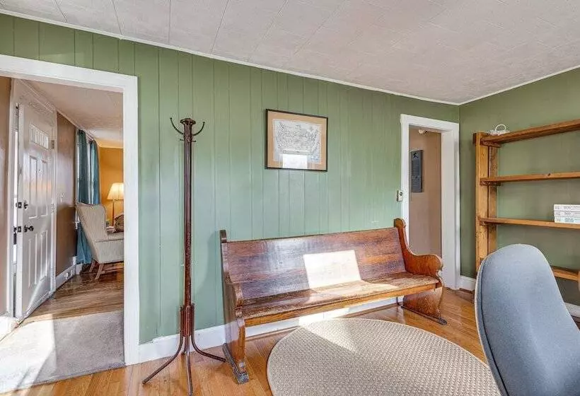 Quiet Port Royal Home W/ Deck, Near Juniata River!