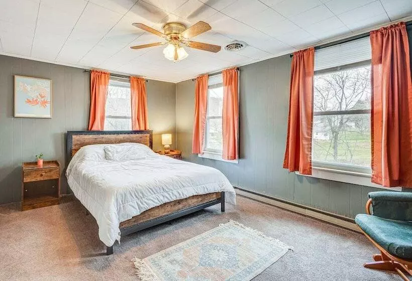 Quiet Port Royal Home W/ Deck, Near Juniata River!