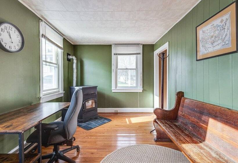 Quiet Port Royal Home W/ Deck, Near Juniata River!