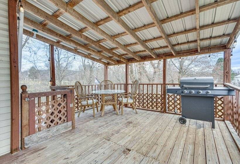 Quiet Port Royal Home W/ Deck, Near Juniata River!