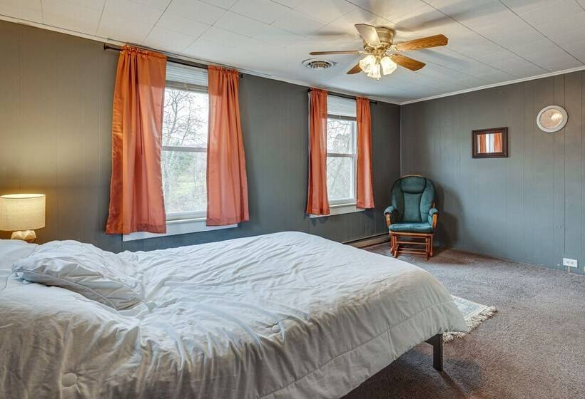 Quiet Port Royal Home W/ Deck, Near Juniata River!