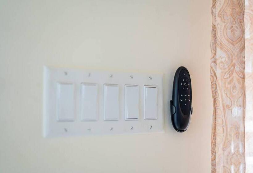 اقامتگاه Captivating 2 Bed House In Falmouth