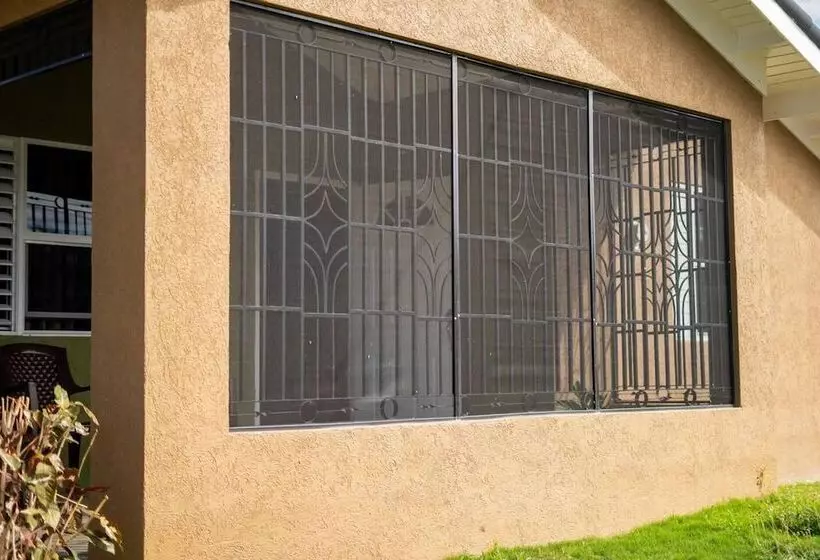 اقامتگاه Captivating 2 Bed House In Falmouth