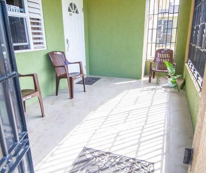 اقامتگاه Captivating 2 Bed House In Falmouth