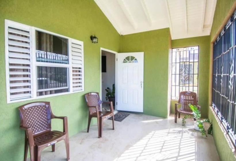 اقامتگاه Captivating 2 Bed House In Falmouth