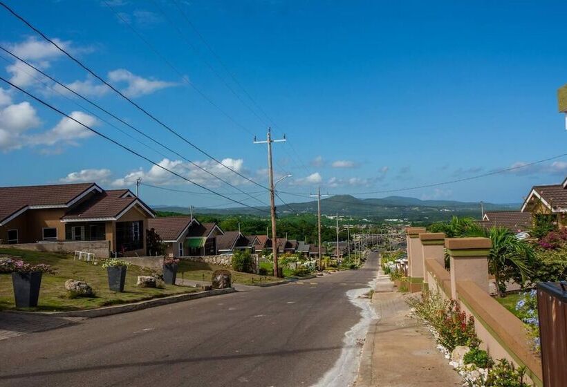 اقامتگاه Captivating 2 Bed House In Falmouth