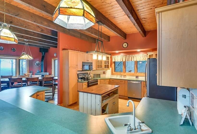 Secluded Adirondack Cabin ~ 5 Mi To Sacandaga Lake