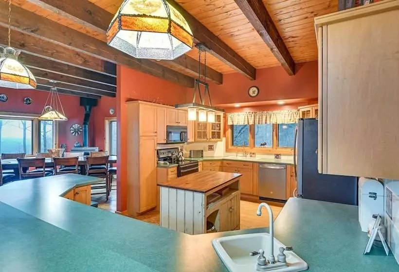 Secluded Adirondack Cabin ~ 5 Mi To Sacandaga Lake