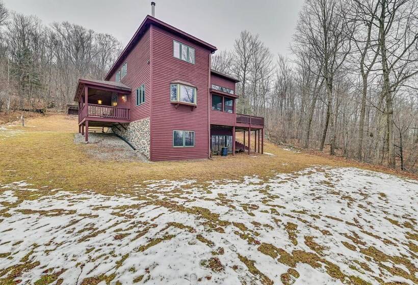 Secluded Adirondack Cabin ~ 5 Mi To Sacandaga Lake