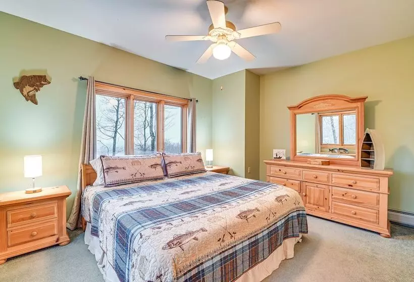 Secluded Adirondack Cabin ~ 5 Mi To Sacandaga Lake