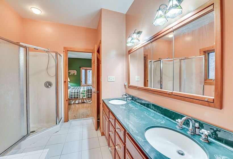 Secluded Adirondack Cabin ~ 5 Mi To Sacandaga Lake