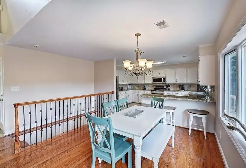 Shades Of Summer By Avantstay Gazebo, Dock, View