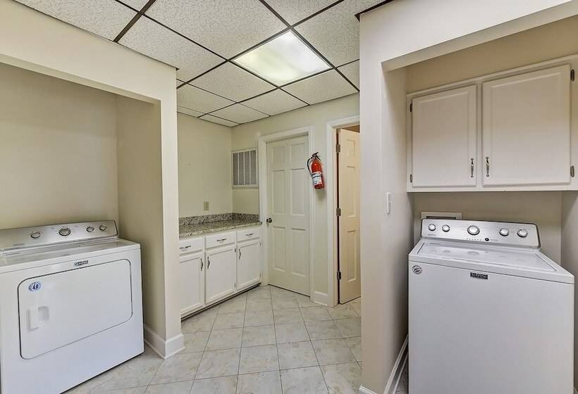 Shades Of Summer By Avantstay Gazebo, Dock, View