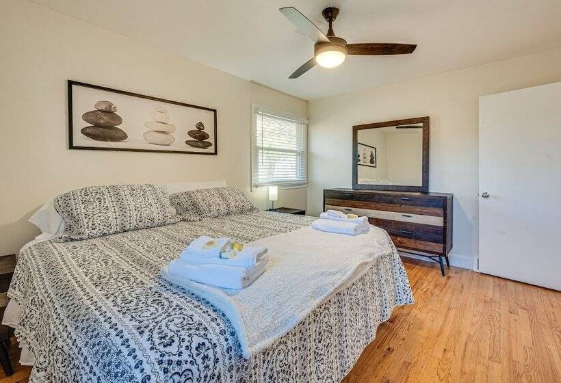 Spacious Lexington Abode W/ Pool Table & Fireplace