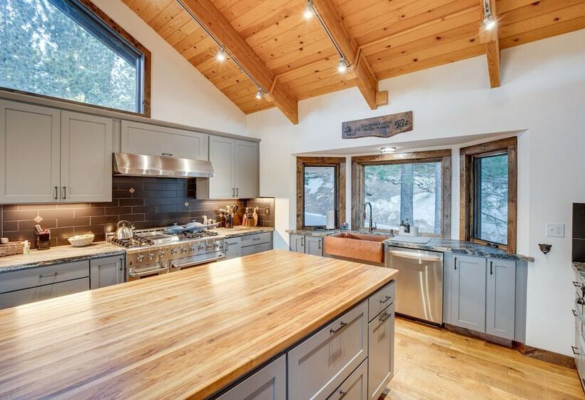 Stateline Mountain Cabin: 3 Mi To Heavenly Resort