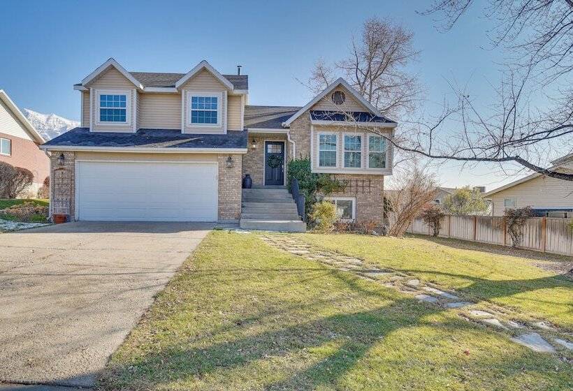 Stylish Orem Retreat W/ Deck, Near Byu & Uvu!