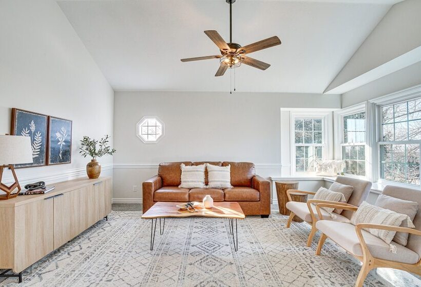 Stylish Orem Retreat W/ Deck, Near Byu & Uvu!