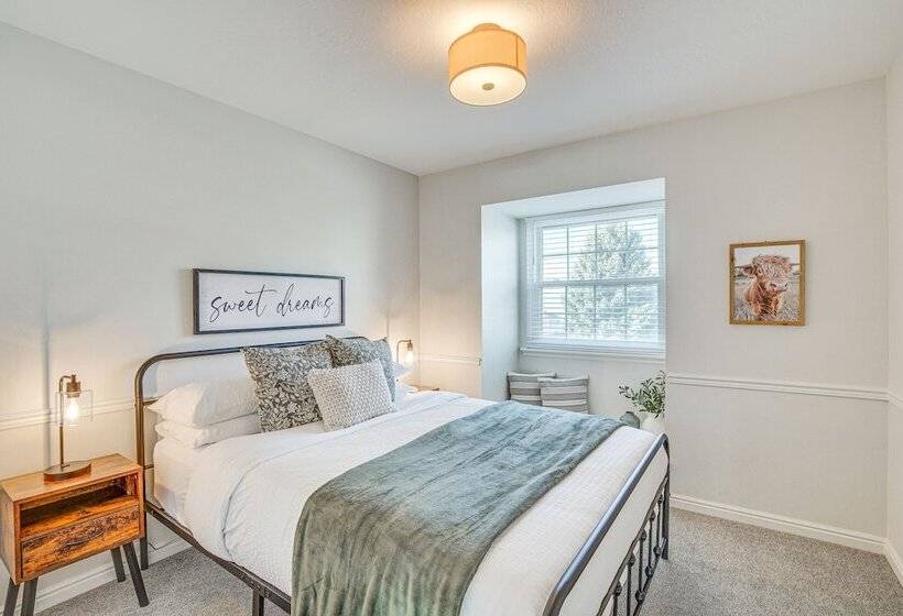 Stylish Orem Retreat W/ Deck, Near Byu & Uvu!
