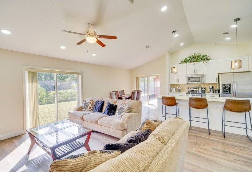 Sunny Palm Bay Home W/ Screened Porch Near Beaches