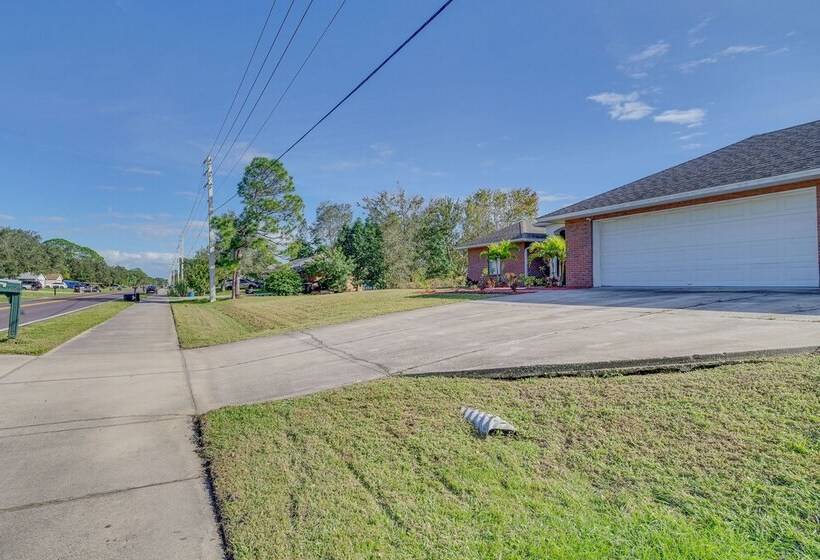 Sunny Palm Bay Home W/ Screened Porch Near Beaches