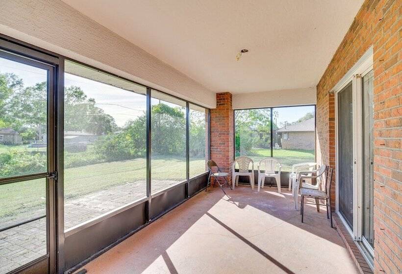 Sunny Palm Bay Home W/ Screened Porch Near Beaches