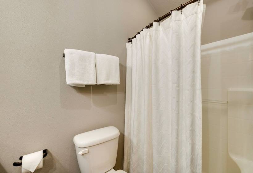 Sweet Seaview Home: Near Beach & Trailhead!