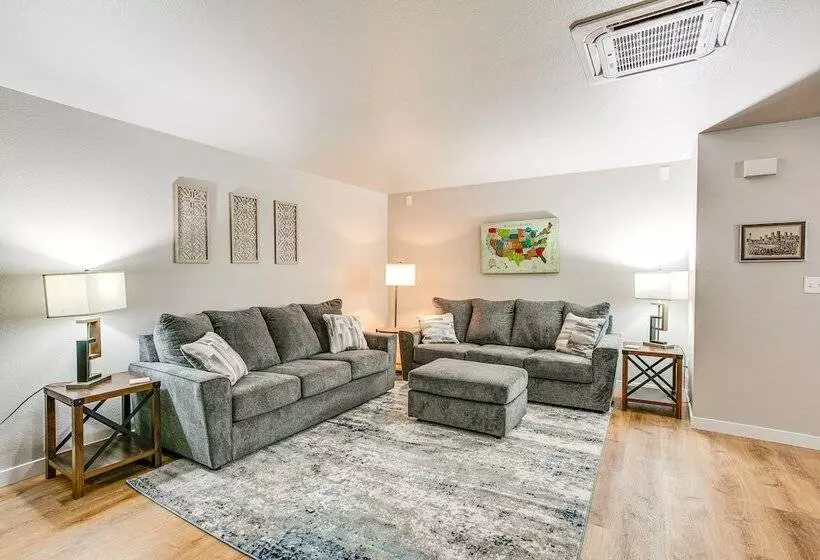 Updated Duplex Home < 1 Mi To Downtown Enumclaw!