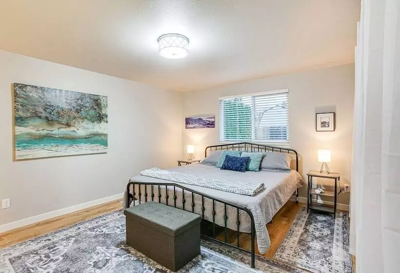 Updated Duplex Home < 1 Mi To Downtown Enumclaw!