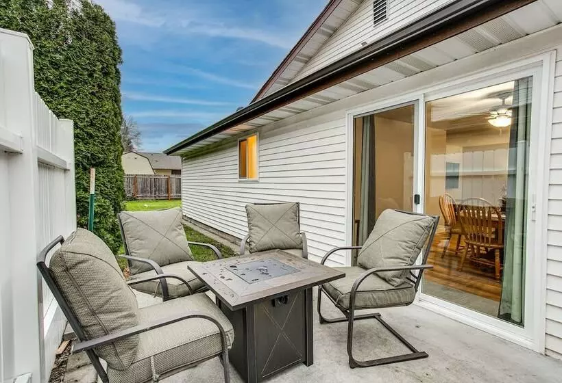 Updated Duplex Home < 1 Mi To Downtown Enumclaw!