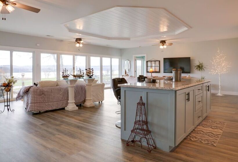 Waterfront Retreat W/ Dock On Turtle Creek Bay!