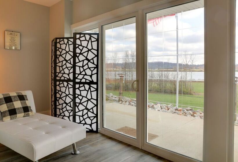 Waterfront Retreat W/ Dock On Turtle Creek Bay!