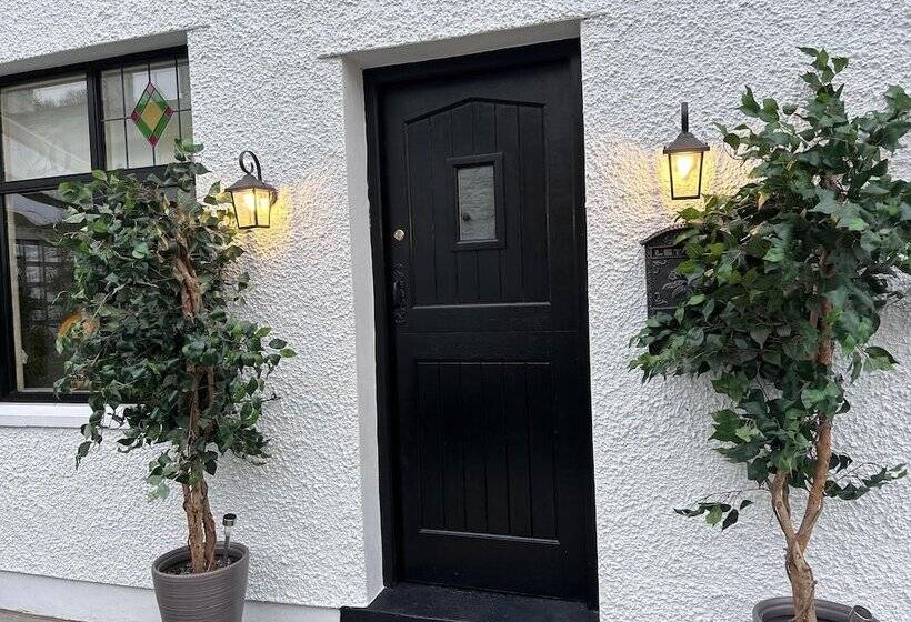 Beautiful 2 Bed Cottage In Heysham Village