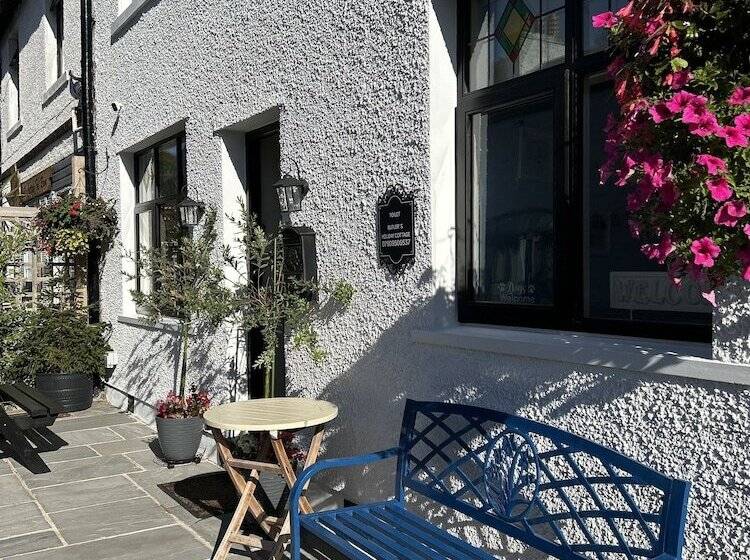 Beautiful 2 Bed Cottage In Heysham Village