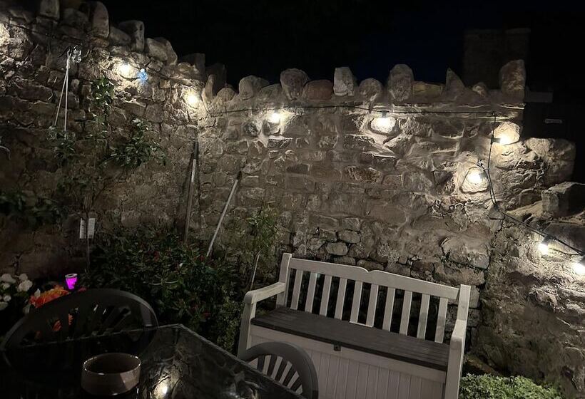 Beautiful 2 Bed Cottage In Heysham Village