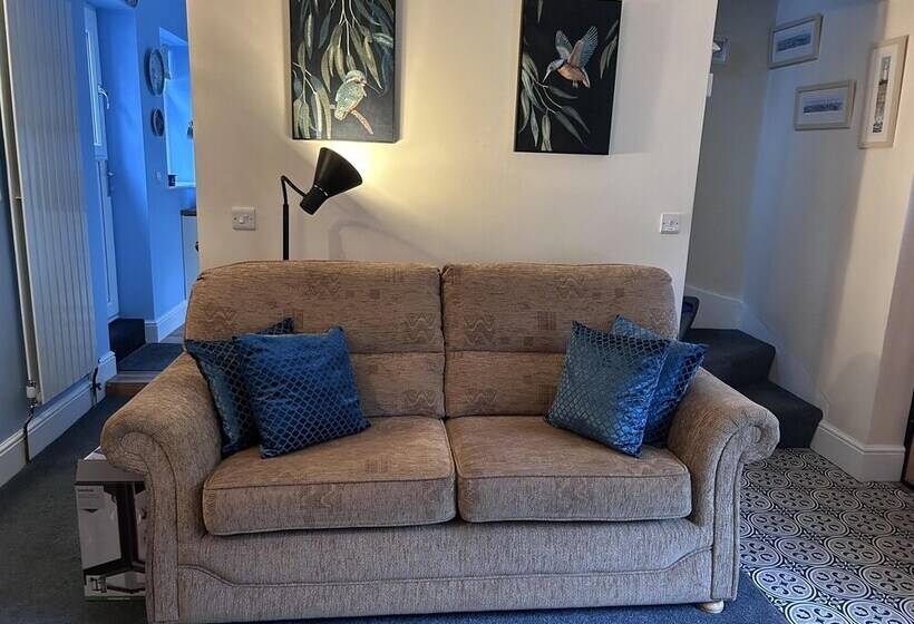 Beautiful 2 Bed Cottage In Heysham Village