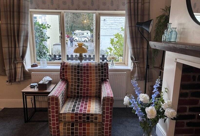 Beautiful 2 Bed Cottage In Heysham Village