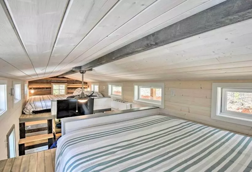 Blairsville Tiny Home W/ Covered Furnished Deck!