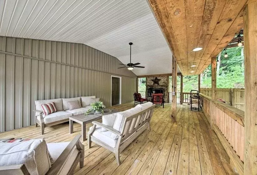 Blairsville Tiny Home W/ Covered Furnished Deck!