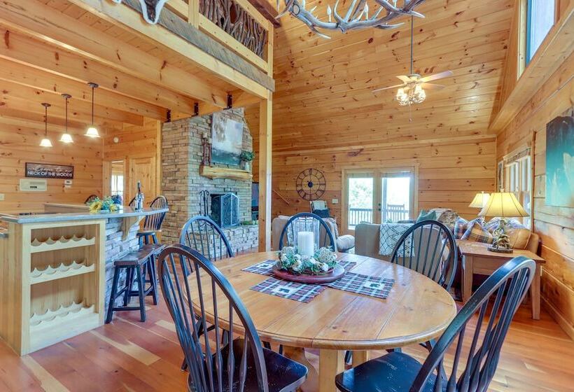 Mineral Bluff Bear Ridge Cabin W/ Hot Tub!