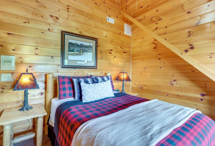 Mineral Bluff Bear Ridge Cabin W/ Hot Tub!