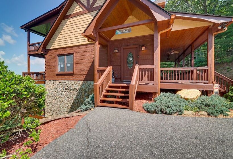 Mineral Bluff Bear Ridge Cabin W/ Hot Tub!