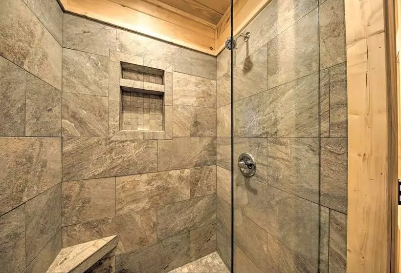 Blue Ridge Hideaway W/ Fire Pit & Mtn Views!