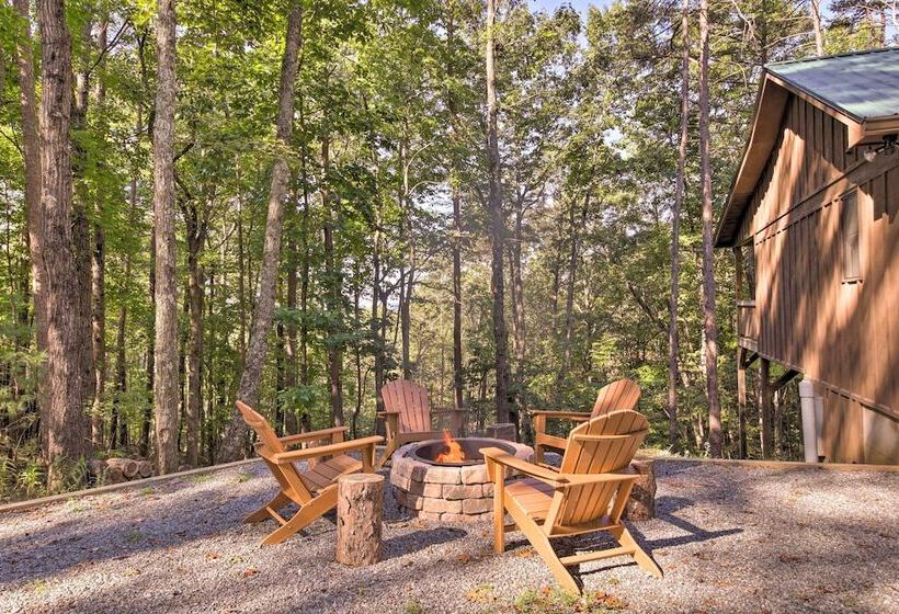 Blue Ridge Hideaway W/ Fire Pit & Mtn Views!