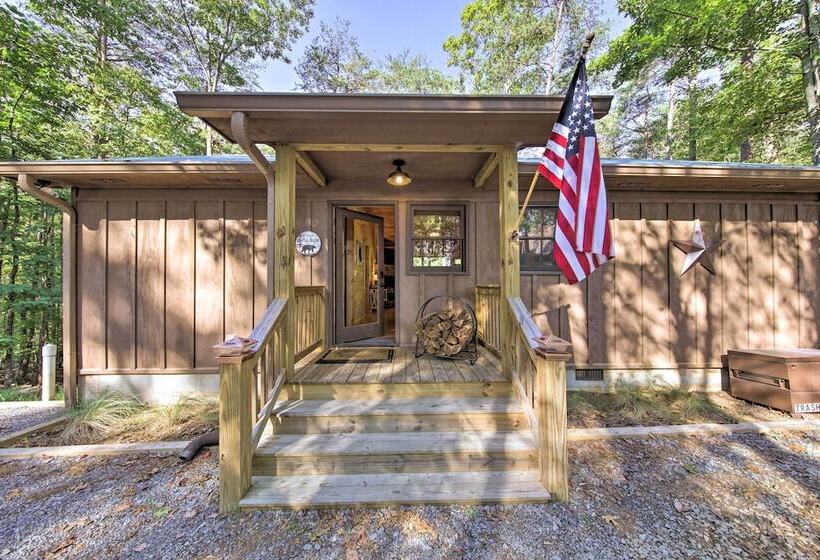 Blue Ridge Hideaway W/ Fire Pit & Mtn Views!