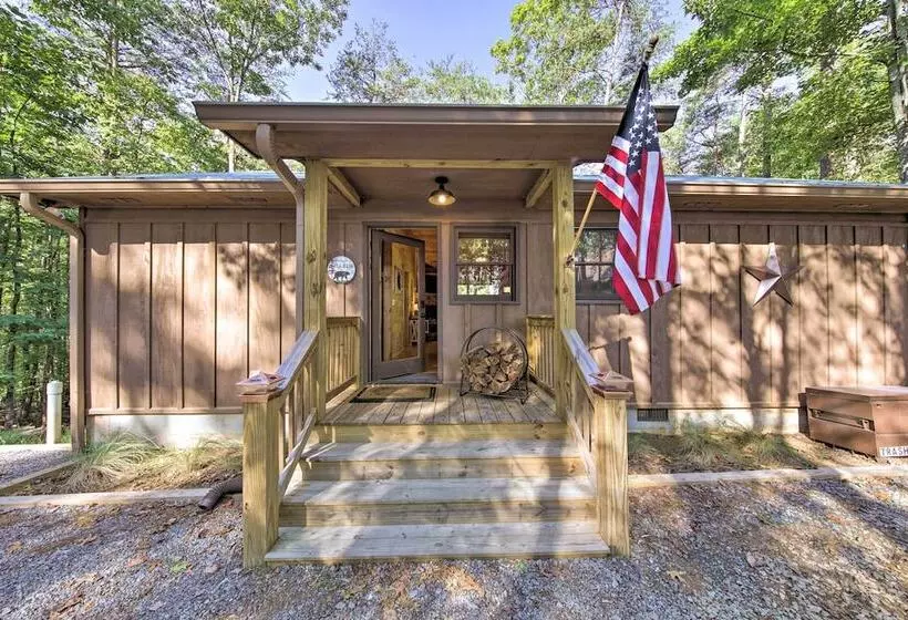 Blue Ridge Hideaway W/ Fire Pit & Mtn Views!