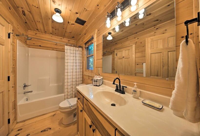 Blue Ridge Hideaway W/ Fire Pit & Mtn Views!