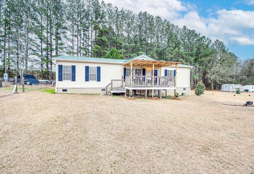 Wfh Friendly Gem With Outdoor Spaces In Claxton