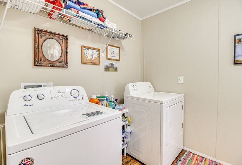 Wfh Friendly Gem With Outdoor Spaces In Claxton