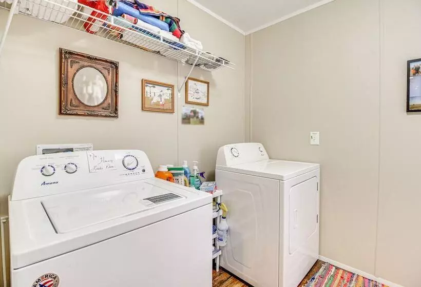 Wfh Friendly Gem With Outdoor Spaces In Claxton