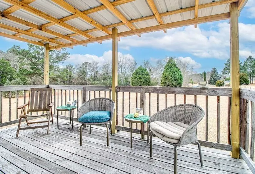 Wfh Friendly Gem With Outdoor Spaces In Claxton